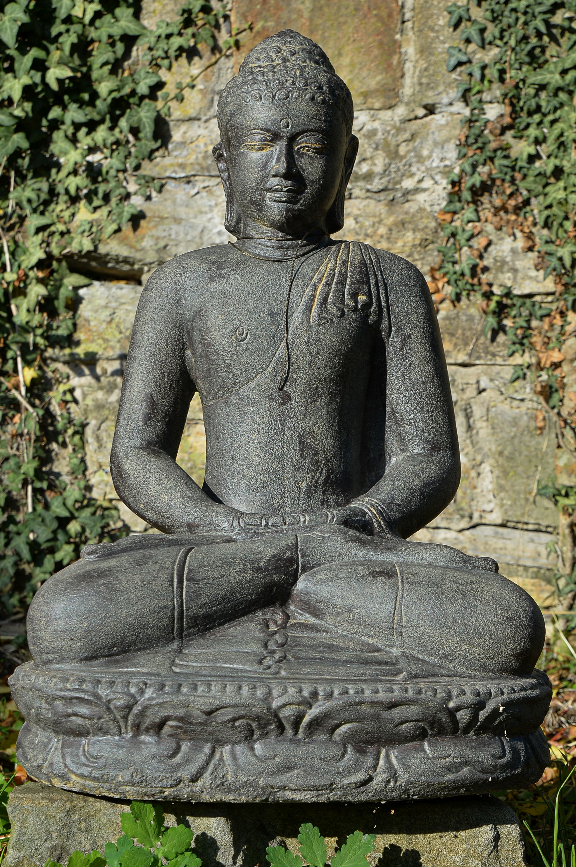 Buddha im Dhyana Mudra der Meditation