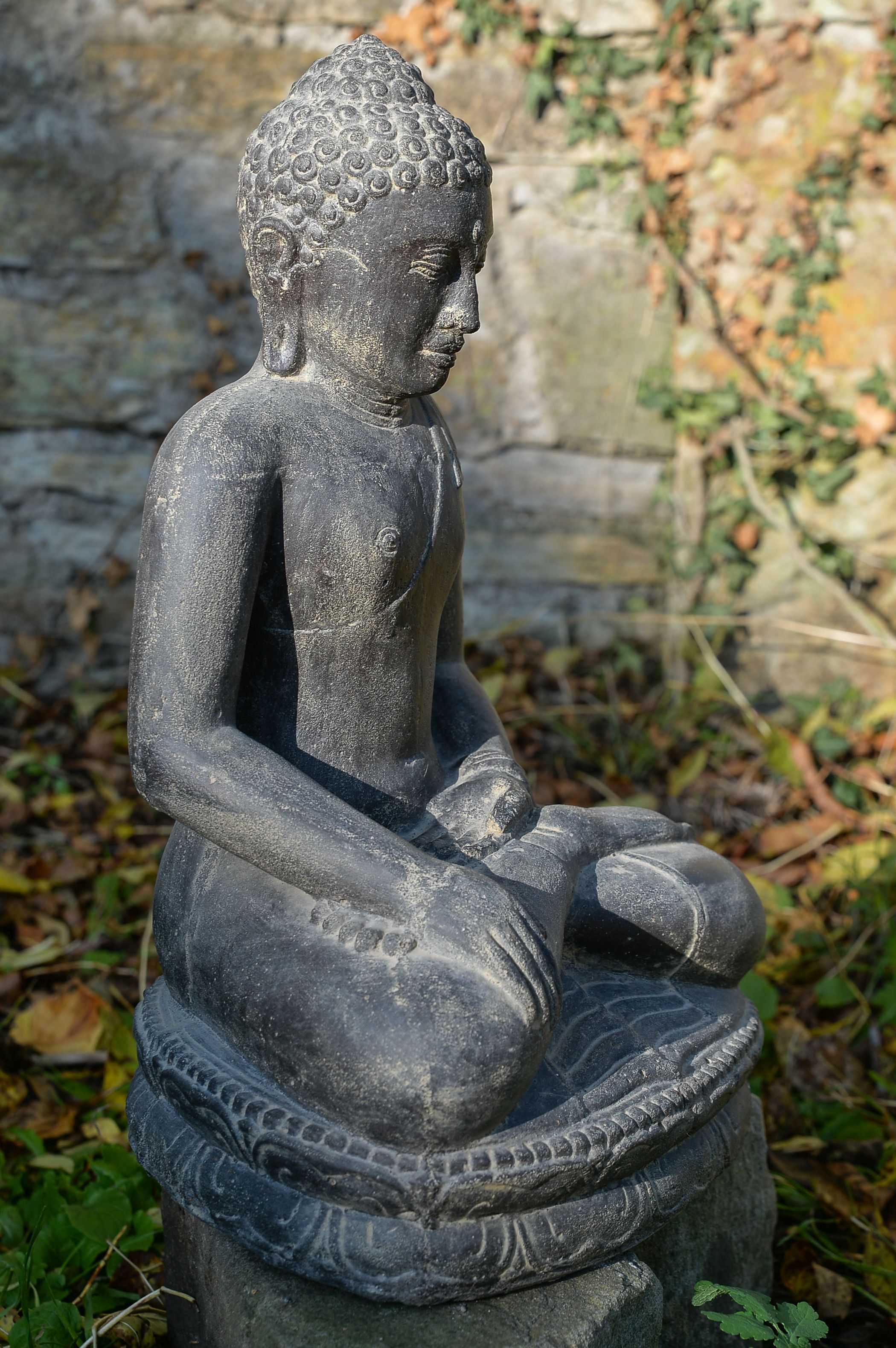 Buddha im Mudra der Erdberührung 60cm