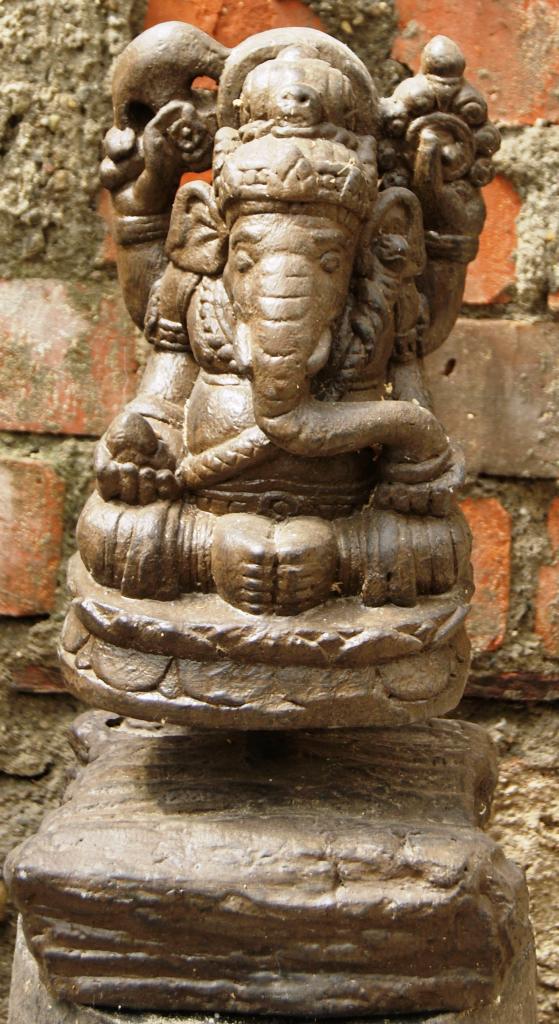 Ganesha auf Sockel