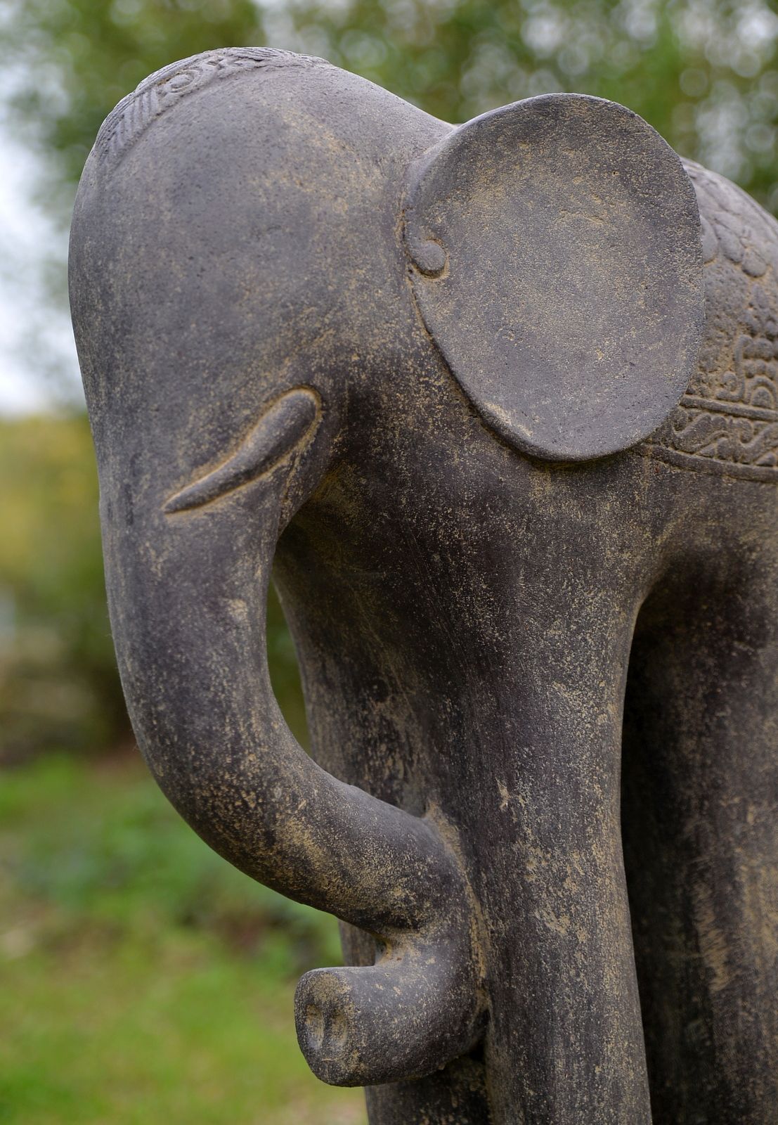 Elefanten Skulptur in drei Varianten