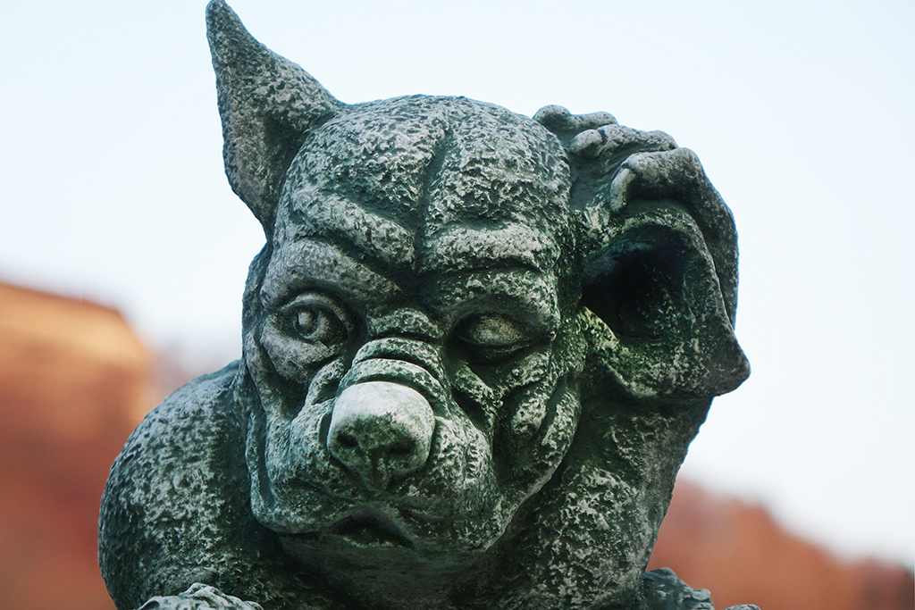 Grübelnder Gargoyle