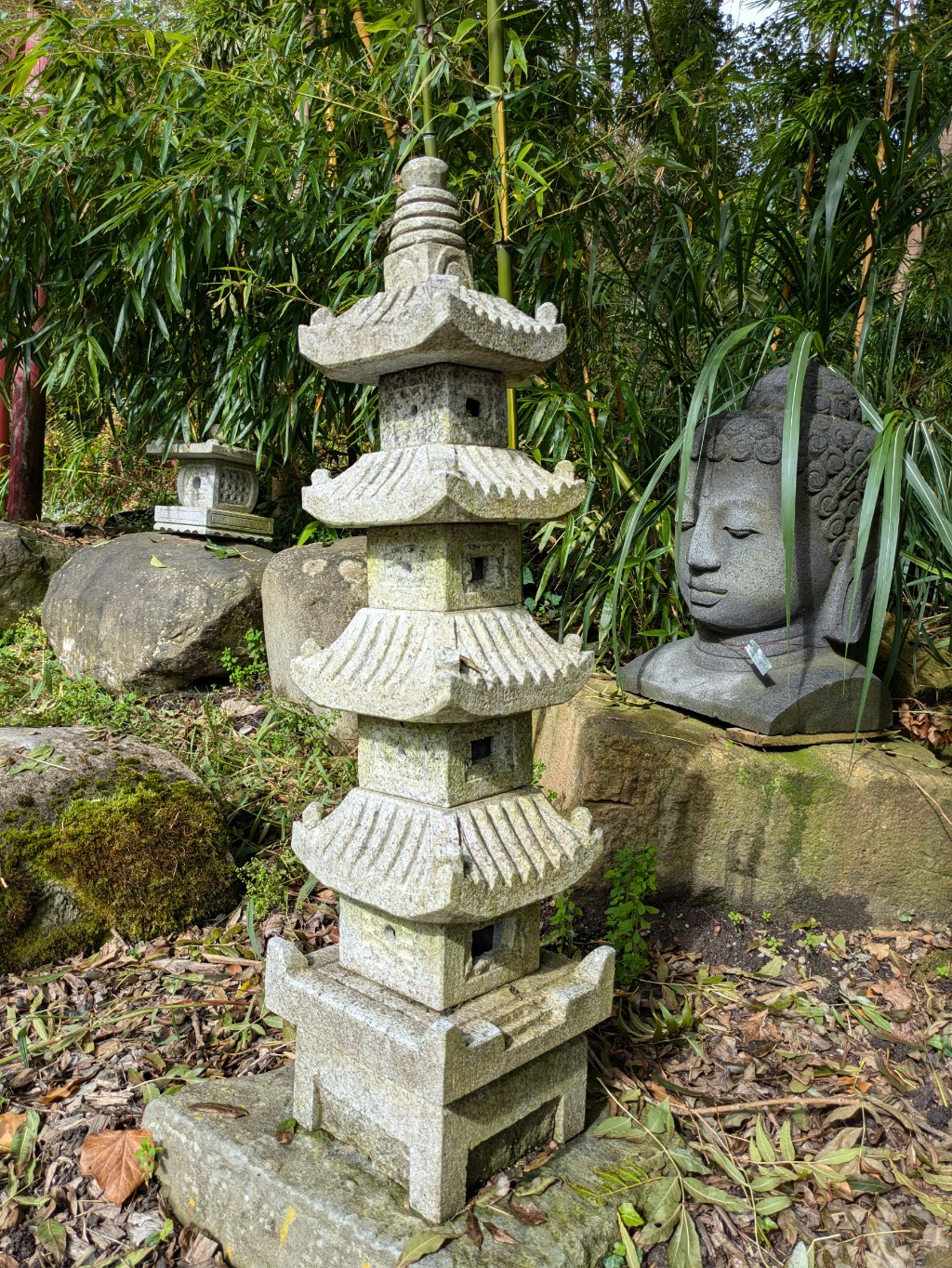 Japanische Steinpagode, 4 Ebenen aus Granit