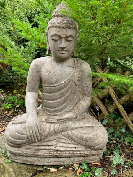 Buddha aus Riverstone sitzend- 80cm