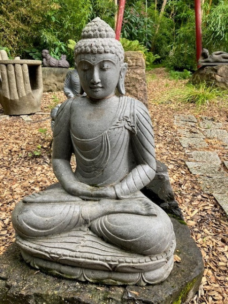 Buddha sitzend aus Riverstone - 85cm